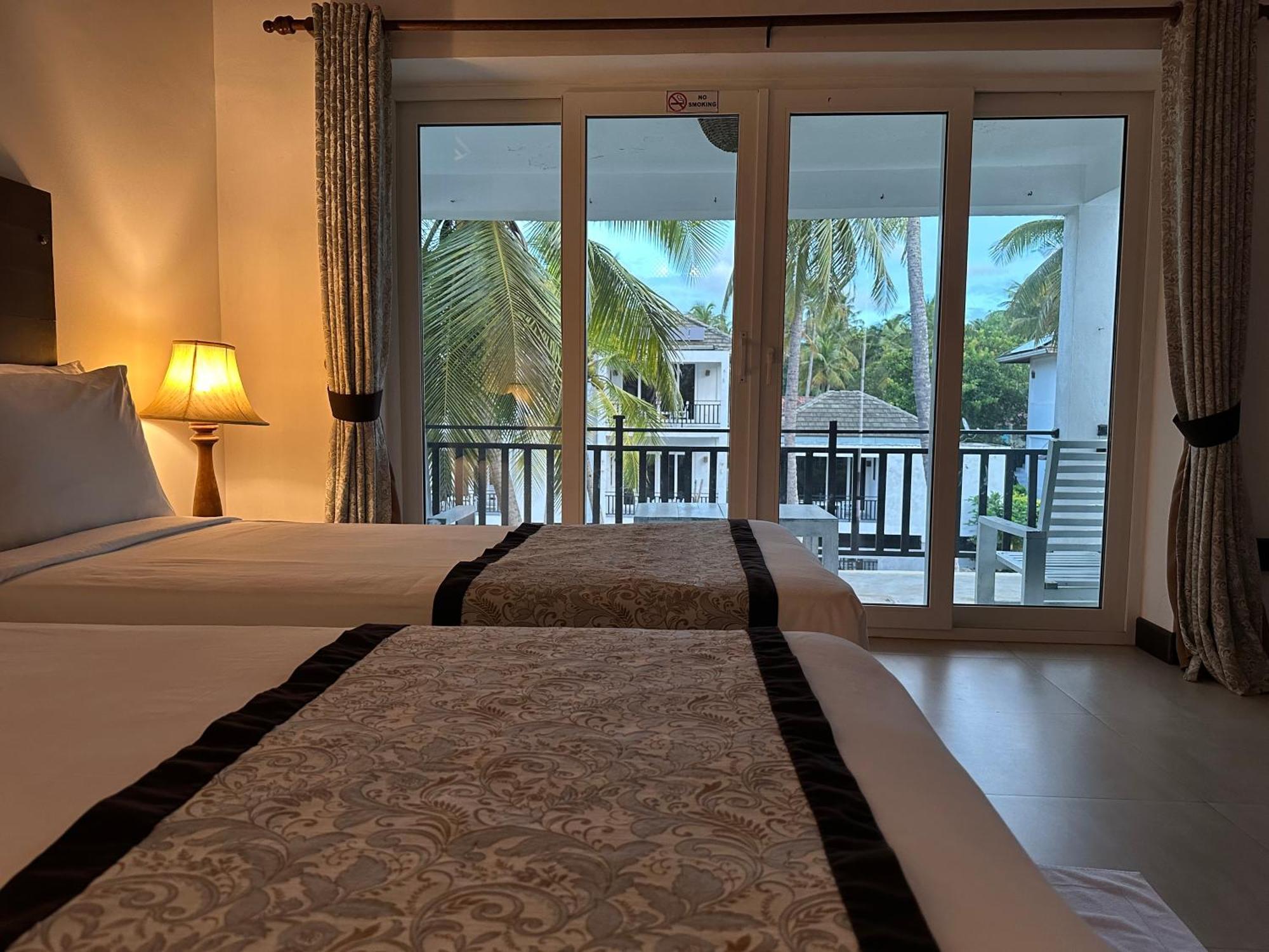 Amaluna Resorts Negombo Buitenkant foto