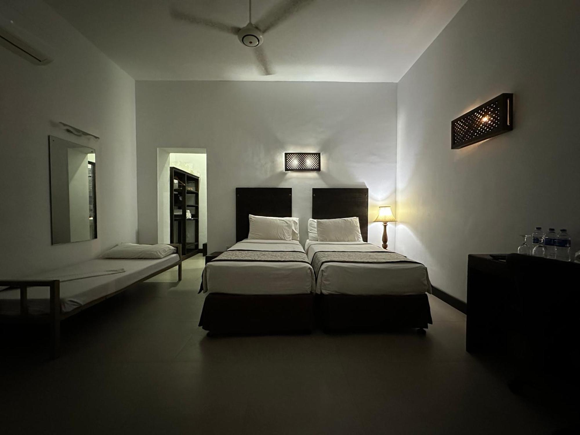 Amaluna Resorts Negombo Buitenkant foto